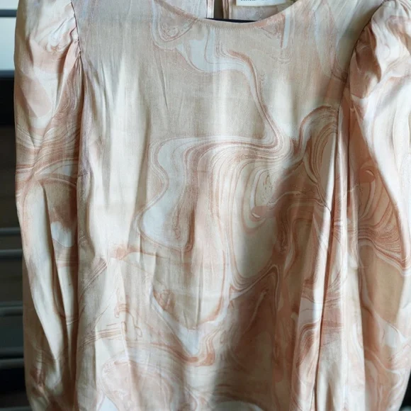 Unique blouse - Picture 5 of 6